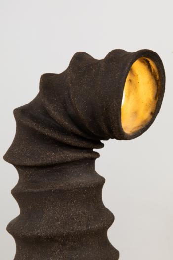 Melo R | Neo-industrial design | Sculptural ceramic lamp | Black 