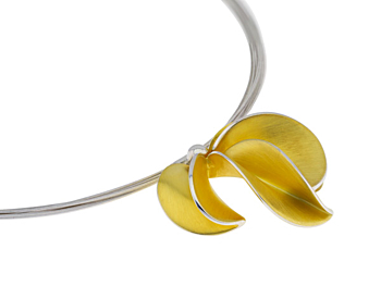 Gold Leafbud necklace 