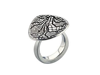 Black lace ring