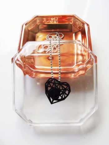 3D printed wireframe heart necklace - Black