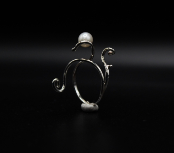 Esme ring- unique silver and pearl ring, dainty adjustable ring